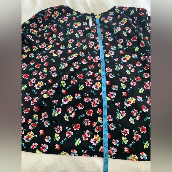 Colorful floral 3/4 sleeved top - Picture 8 of 8